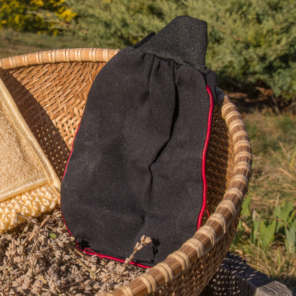 Gant noir de gommage (kessa)